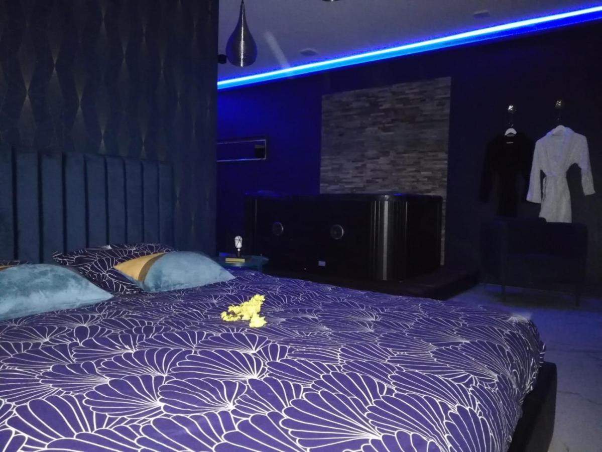 Suite Blue Jacuzzi Le Breuil  Dış mekan fotoğraf