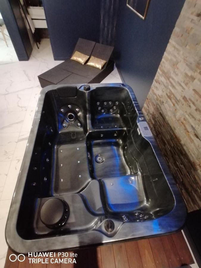 Suite Blue Jacuzzi Le Breuil  Dış mekan fotoğraf