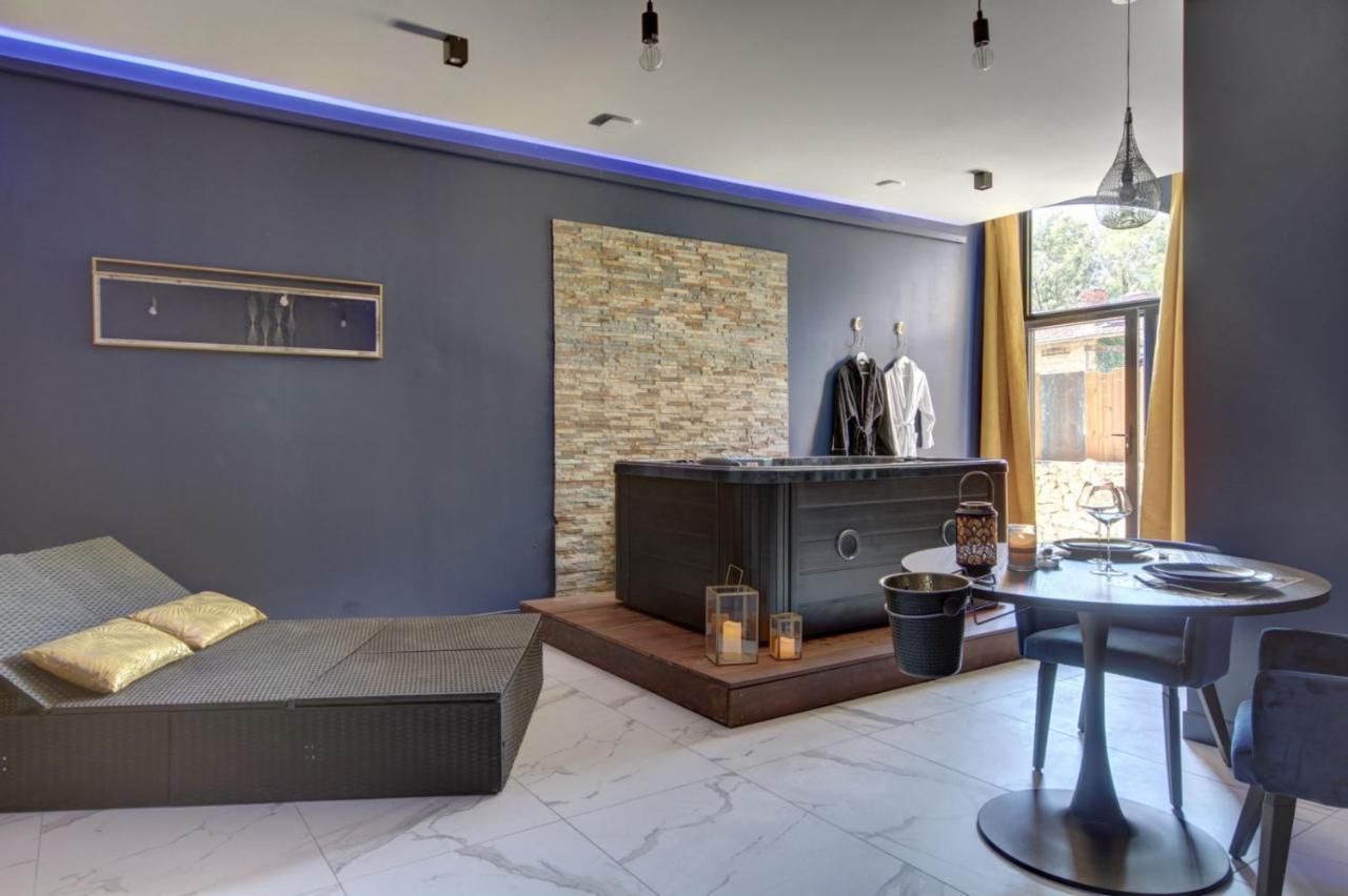 Suite Blue Jacuzzi Le Breuil  Dış mekan fotoğraf